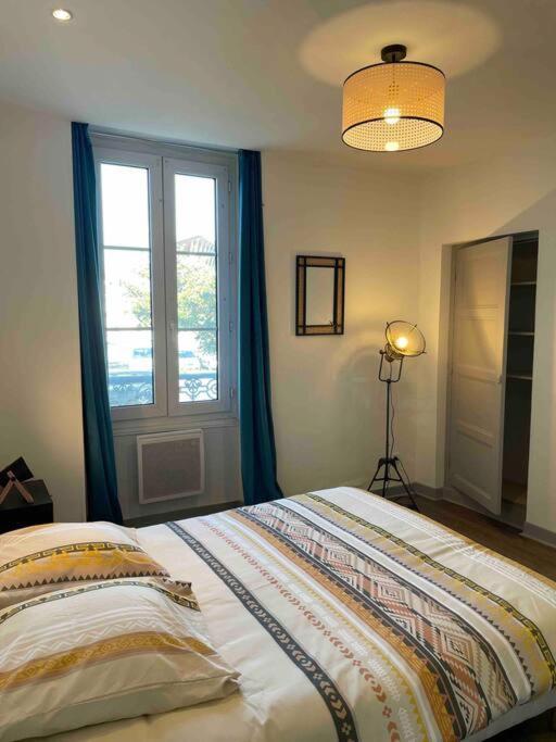 T2 Face Gare Sncf Appart Hotel Le Cygne 1 Бурж Екстер'єр фото